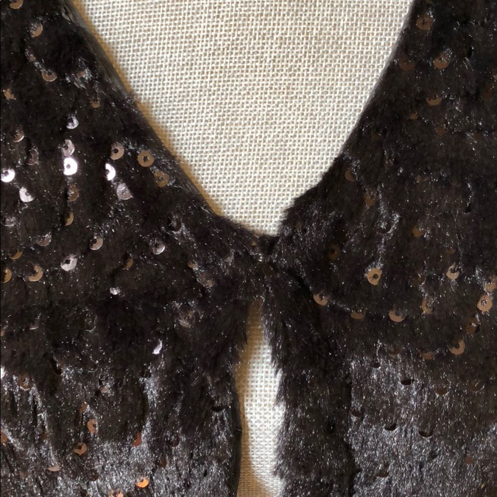 Romeo & Juliet Black Sequin and Faux Fur Cardigan - Picture 3 of 5